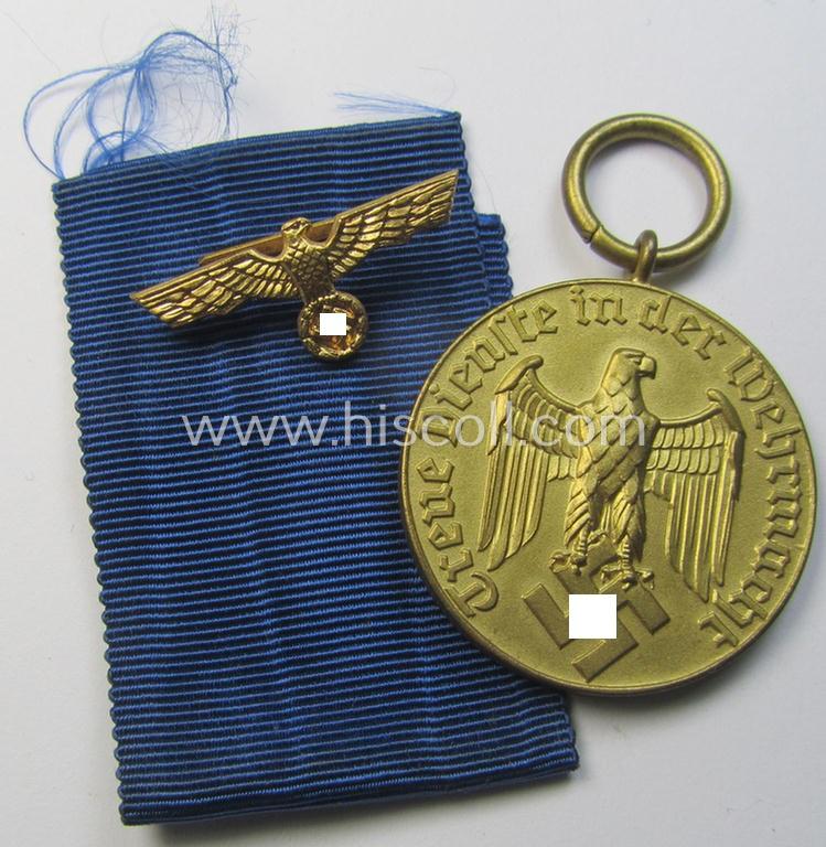 Superb, bright-golden-toned, WH (Heeres o. KM) 'WH-DA der 3. Stufe' (for 12 years of service) that came together with its (non-confectioned- ie. 'virtually mint') ribbon (ie. 'Bandabschnitt') and detailed (golden-toned) eagle-device