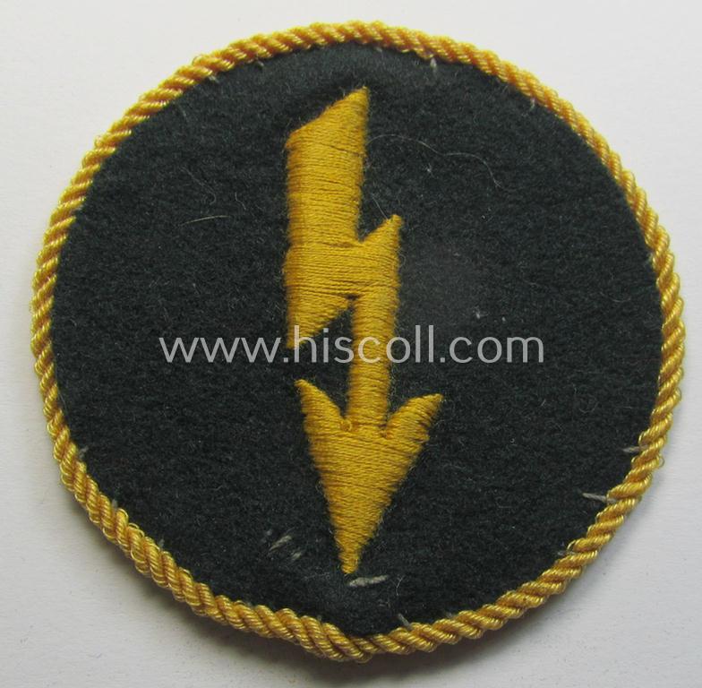 Scarcely seen, WH (Heeres) specifc female-related so-called: trade- and/or special-career arm-insignia (ie.: 'Laufbahn- o. Tätigkeitsabzeichen') as was intended for usage by a: 'Heeres-Nachrichten-Helferin' (or: female signals'-related staff-member)