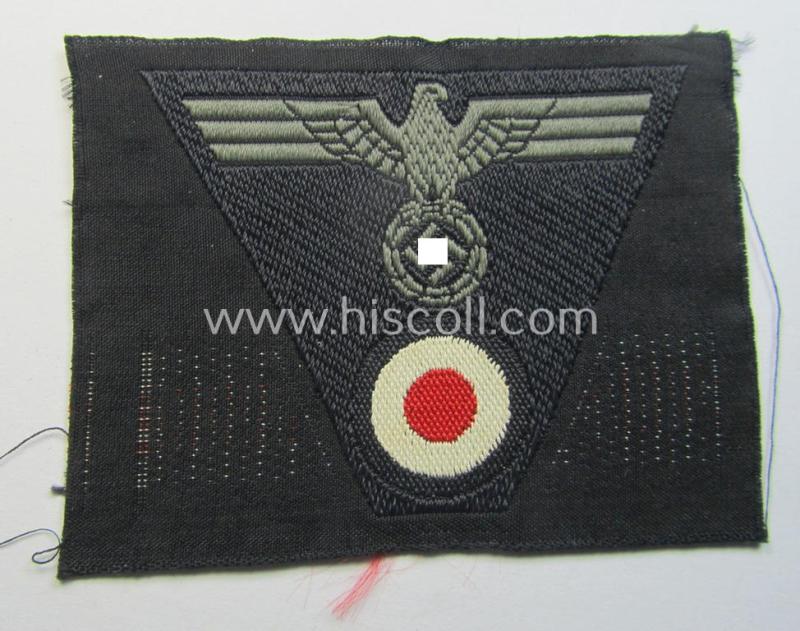 Superb, WH (Heeres) so-called: 'M43-pattern'-cap-eagle/cocarde (ie. cap-trapezoid or: 'Mützentrapez') as was specifically produced for usage on the black-coloured 'M-43'-model 'Panzer'-caps (ie. 'Einheitsfeldmützen')