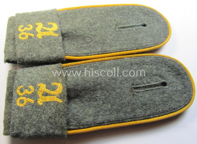 Superb - and fully matching! - pair of mid-war-period, so-called: 'M41 o. M43'-pattern, WH (Heeres) EM-type shoulderstraps that comes with its accompanying 'Übershube'-pair as intended for a: 'Soldat des Kav.-Aufklärungs-Abts. 36'