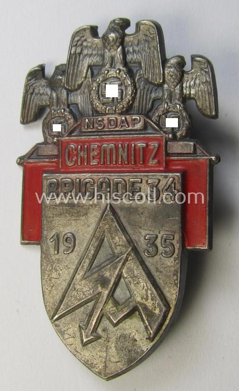Superb - and truly scarcely found! - commemorative, silverish-toned- and tin-based SA- (ie. 'Sturmabteilungen'-) related 'tinnie' depicting three N.S.D.A.P.-banners, SA-logo and text (ie. date) that reads: 'Chemnitz - Brigade 34 - 1936'
