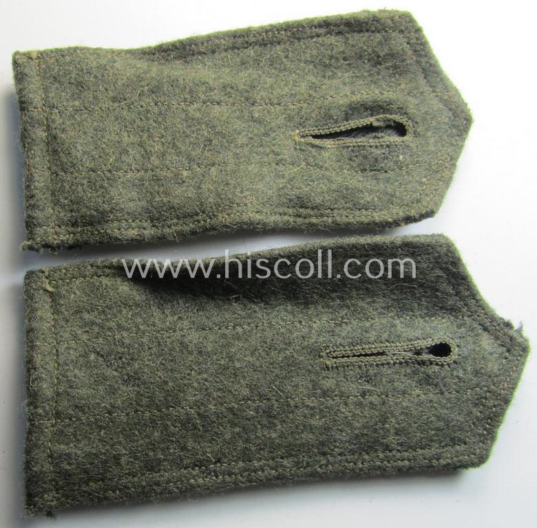 Attractive - and fully matching! - pair of non-'cyphered' (and most certainly later-war-period!) WH (Kriegsmarine) 'simplified' enlisted-mens'-type shoulderstraps as was intended for usage by a: 'Soldat eines Küsten-Artillerie-Abteilungs'