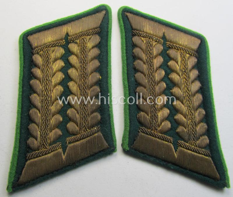Superb - and fully matching and/or scarcely encountered! - pair of WH (Heeres) hand-embroidered, high-ranked officers'-type collar-patches as was intended for - and with certainty worn by! - a: 'Wehrmachtsbeamte des höheren Dienstes'