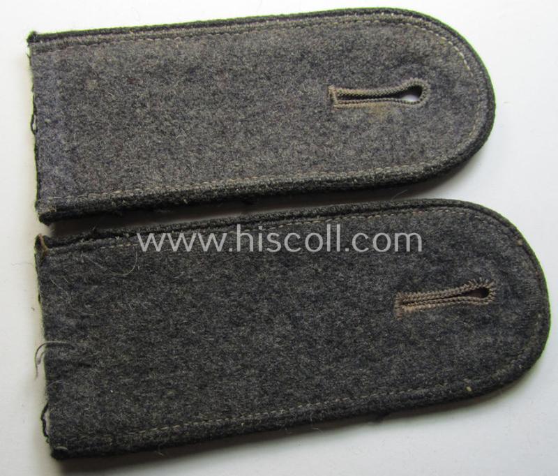 Neat - and fully matching! - pair of WH (Luftwaffe), EM-type shoulderstraps as was intended for usage by a: 'Soldat eines Bau- o. Pioniere-Abteilungs o. Regiments'