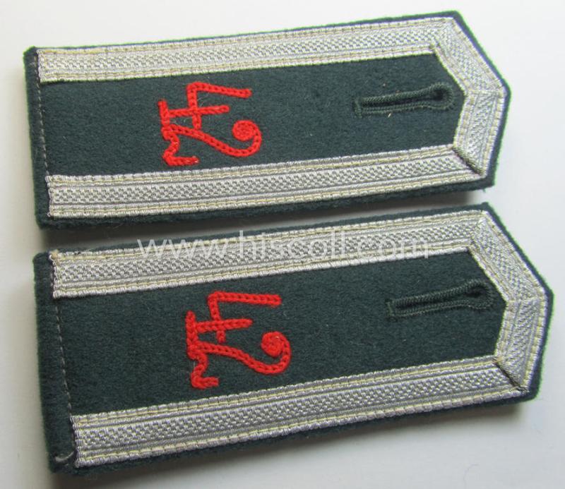 Superb - and fully matching! - pair of WH (Heeres), early- (ie. pre-war-) period, 'M36 o. M40'-pattern- (ie. pointed-styled) 'cyphered' shoulderstraps as was specifically intended for usage by an: 'Unterwachtmeister des Artillerie-Regiments 42'