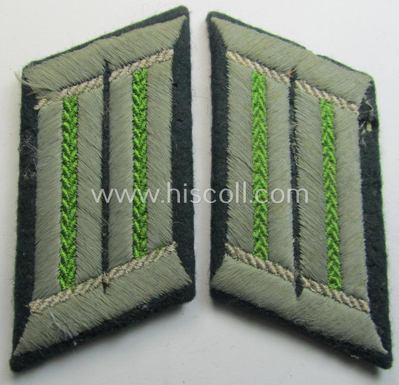 Superb - and fully matching! - pair of WH (Heeres) collar-tabs (ie. 'Kragenspiegel für Offiziere') as was piped in the bright-green-coloured branchcolour as was intended for usage by an: 'Offizier der Panzer-Grenadier-Truppen'