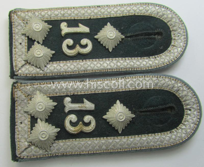 Attractive - and/or fully matching! - pair of WH (Heeres), early-war period, 'M36- o. M40'-pattern (rounded-style) NCO-type shoulderstraps as was intended for - and used by! - a: 'Stabsfeldwebel o. Spiess des Nachschubs-Abteilungs 13'