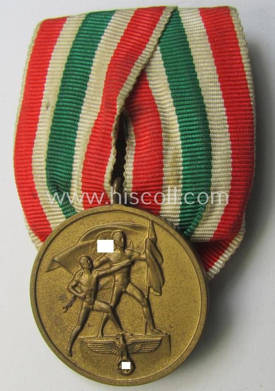 Stunning - and truly rarely found! - golden-toned WH (Heeres o. KM etc.) so-called: 'Einzelspange' (being of the 'non-detachable'-pattern) showing a: Memel- (ie. 'Memelland'-) 'Anschluss'- (ie. occupation-) medal: '22 März 1939'