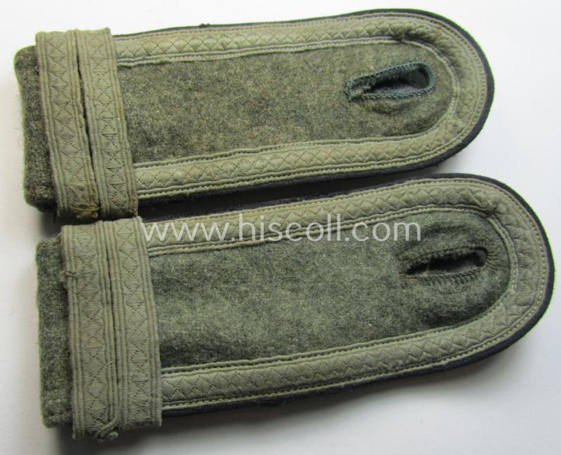 Fully matching - and actually scarcely seen! - pair of WH (Heeres) NCO-type (ie. 'M40- o. M43'-pattern) shoulderstraps as was intended for usage by an: 'Unteroffizier u. Offiziers-Anwärter eines Pionier-Bataillons o. Regiments'