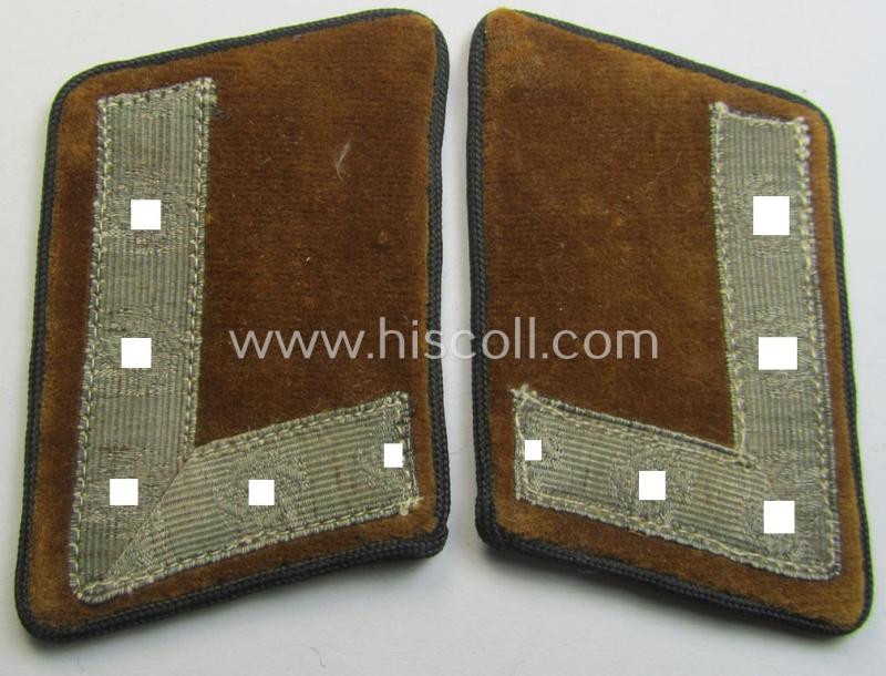 Fully matching pair of N.S.D.A.P.-type collar-patches (ie. 'Kragenspiegel für pol. Leiter') being a pair as was intended for an: 'N.S.D.A.P.-Hauptstellenleiter' at 'Kreis'-level that still retains its period-attached 'RzM'-etiket
