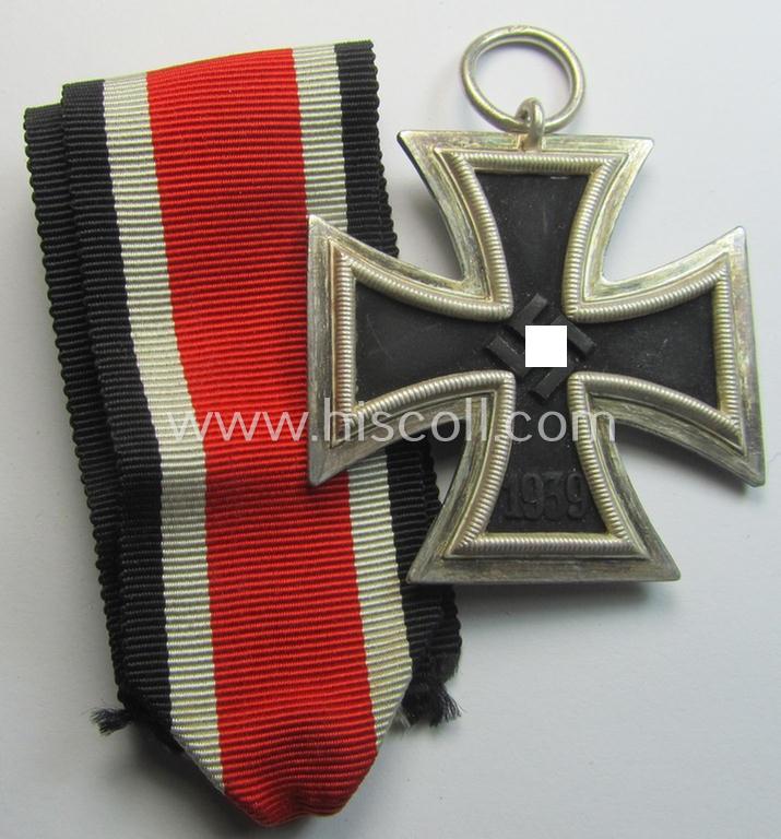 Attractive - and not that easily encountered! - 'Eisernes Kreuz II. Klasse' (ie. Iron Cross 2nd Class) being a clearly maker- (ie. '24'-) marked example as was produced by the: 'AG der Hanauer Plakettenhersteller'