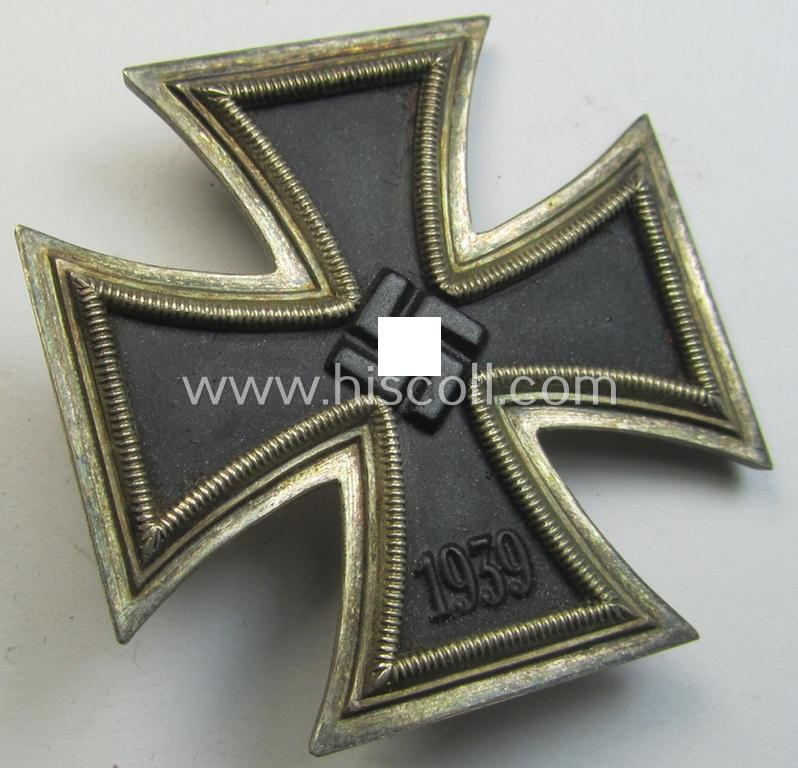 Attractive, 'Eisernes Kreuz 1. Klasse' (or: Iron Cross 1st class) being an (I deem) early-war-period- and/or non-maker-marked example (by a by me unidentified maker) that comes as issued and/or moderately used