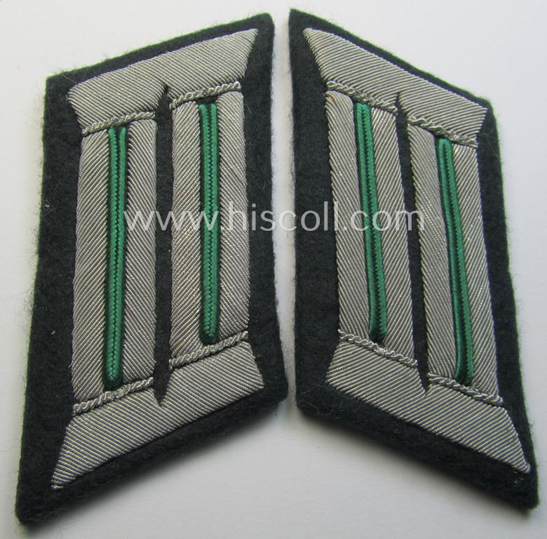 Fully matching pair of WH (Heeres) collar-tabs (ie. 'Kragenspiegel für Offiziere') as piped in the desirable darker-green- (ie. 'grüner'-) coloured branchcolour as was intended for usage by an: 'Offizier eines Gebirgsjäger Regiments'