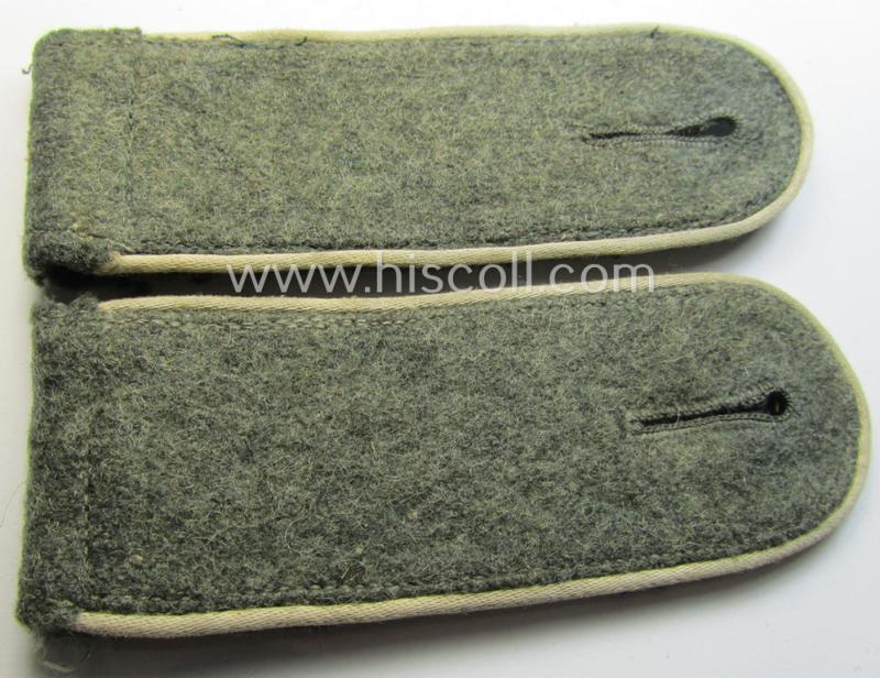 Superb - fully matching and just moderately used! - pair of WH (Heeres) 'M40'- (ie. 'M43'-) pattern, WH (Heeres) EM-type shoulderstraps as was intended for usage by a: 'Soldat der Infanterie-Truppen'