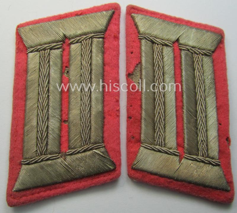 Attractive pair of WH (Heeres) officers'-type, so-called: 'Waffenrock'- (ie. dress-) collar-tabs (ie. 'Kragenspiegel') as piped in the bright-pink branchcolour as was intended for usage by an: 'Offizier eines Pz. o. Pz-Jäger-Abts. o. Regiments'