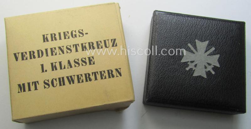 Attractive, medal-set: 'Kriegsverdienstkreuz 1. Klasse mit Schwerter', being a maker- (ie. '1'-) marked specimen as was produced by the: 'Deschler u. Sohn'-company that came still packed in its original, etui and dito 'Überkarton'