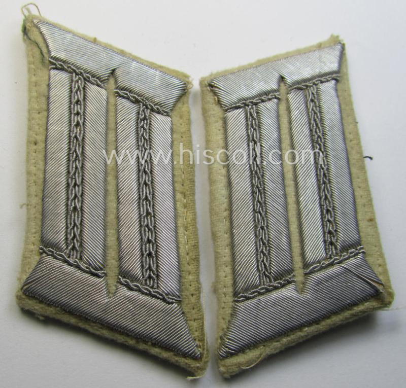 Attractive pair of WH (Heeres) officers'-type, so-called: 'Waffenrock'- (ie. dress-) collar-tabs (ie. 'Kragenspiegel') as piped in the white branchcolour as was intended for usage by an: 'Offizier eines Infanterie-Regiments'