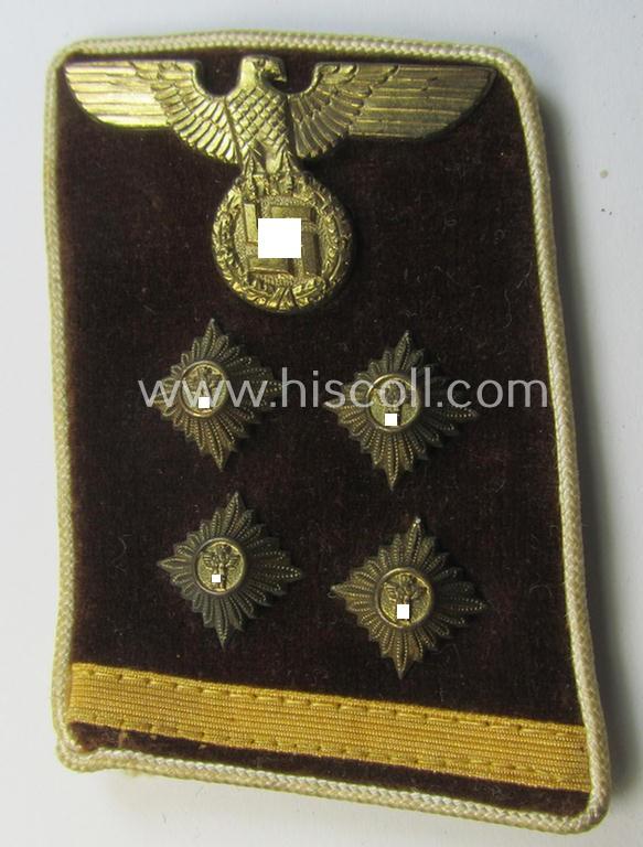 Attractive - albeit regrettably single! - N.S.D.A.P.-type collar-patch (ie. 'Kragenspiegel für pol. Leiter') as was intended for usage by an: 'N.S.D.A.P.-Obergemeinschaftsleiter' at 'Kreis'-level and that comes in a used ie. worn, condition