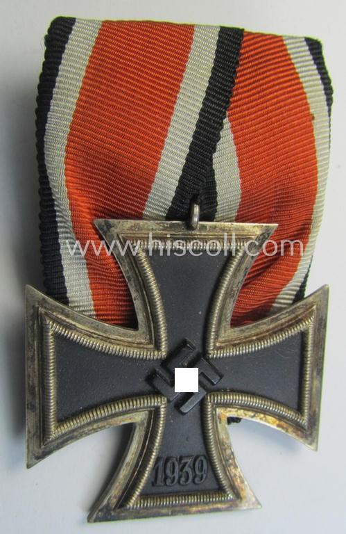 Superb, Iron Cross 2nd class (or: 'Eisernes Kreuz 2. Klasse') being a nicely preserved example (of the 'standard-design' by a by me unidentified maker ie. 'Hersteller') and that comes period-mounted as a so-called: 'Einzelspange'