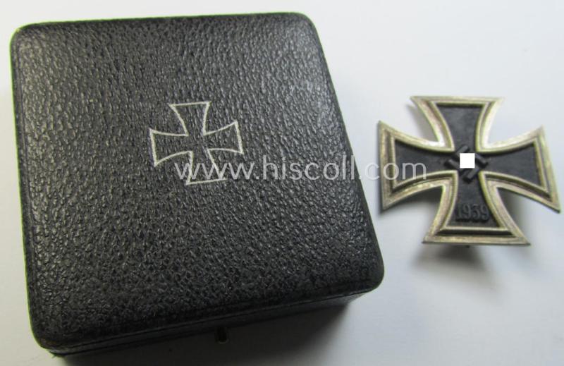 'Eisernes Kreuz 1. Klasse'being a: '7'- (ie. by 'Paul Meybauer'-) marked example that comes in its (equally marked!) etui