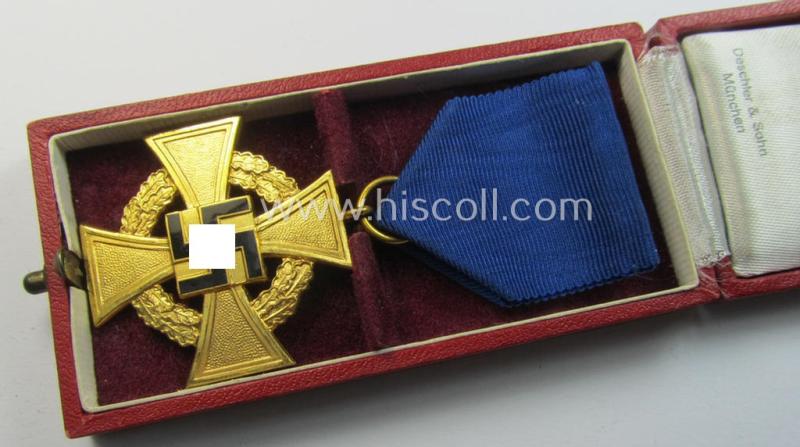 Attractive, 'Treuedienst Ehrenzeichen 1. Klasse' being a (typical) non-maker-marked example that came mounted onto its original ribbon (ie. 'Bandabschnitt') and that comes stored in its maker- (ie. 'Deschler'-) marked etui as issued