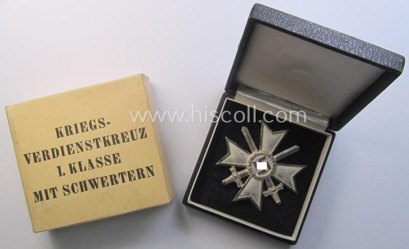 Superb, medal-set: 'Kriegsverdienstkreuz 1. Klasse mit Schwerter', being a maker- (ie. '1'-) marked specimen as was produced by the: 'Deschler u. Sohn'-company that came still packed in its original, etui and dito 'Überkarton'