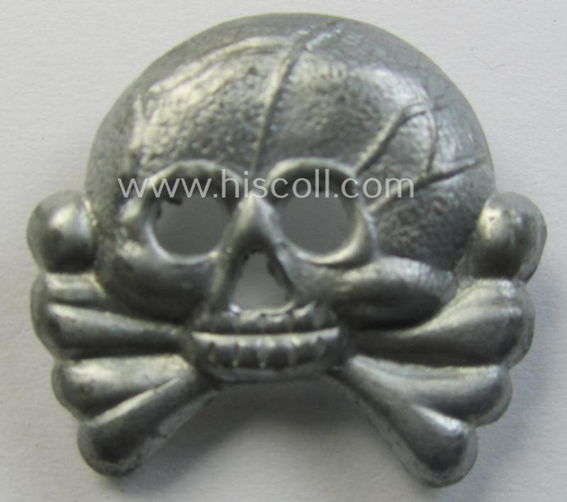 Attractive - albeit regrettably single! - mid- (ie. later-war-) period, 'standard-issue'-pattern WH (Heeres) zinc-based skull-device ('Totenköpf für Kragenspiegel') as intended for usage on (amongst others) the 'Panzer'-collar-tabs