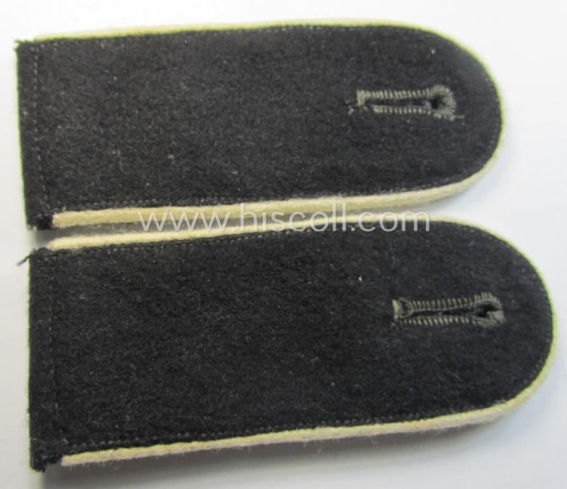 Superb - fully matching and nowadays very hard to find! - pair of (I deem mid- ie. somewhat later war-period) white-piped, Waffen-SS EM-type shoulderstraps as was specifically intended for usage by an: 'SS-Mann der Infanterie-Truppen'