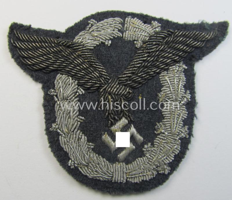 Superb - and truly very detailed! - hand-embroidered example of a WH (Luftwaffe) so-called: 'Flugzeugführer-Abzeichen' (or: LW-pilots'-badge) that comes in an overall wonderful and untouched, condition
