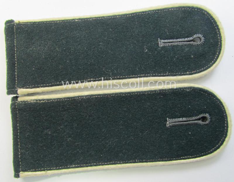 Pair of WH (Heeres) EM-type shoulderstraps: 'Sld. der Inf.-Trpn.'