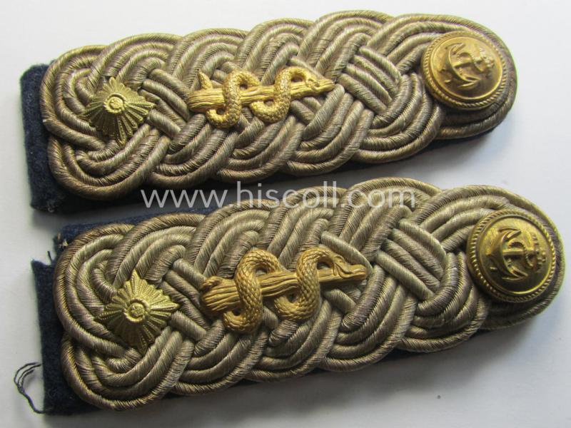 Pair of WH (KM) officers'-type shoulderboards: 'Fregattenapitän und Arzt der KM'