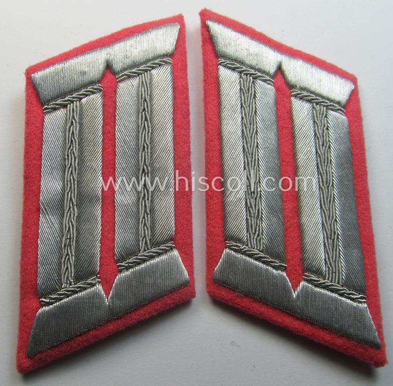 WH (Heeres) officers'-type, so-called: 'Waffenrock'- (ie. dress-) collar-tabs (ie. 'Kragenspiegel') as piped in the bright-pink branchcolour as was intended for usage by an: 'Offizier eines Pz. o. Pz-Jäger-Abts. o. Regiments'