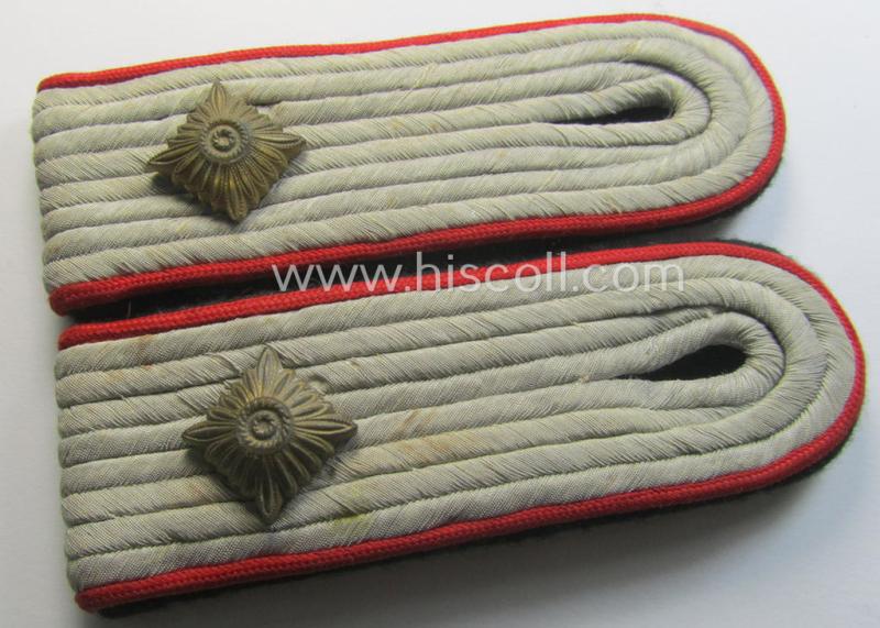 Pair of Waffen-SS officers'-pattern shoulderboards : 'SS-Obersturmführer' who served with the 'SS-(Sturm)Artillerie-Truppen'