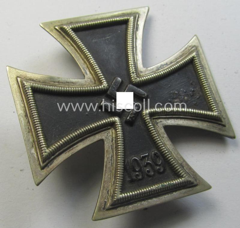 Attractive, 'Eisernes Kreuz 1. Klasse' (or: Iron Cross 1st class) being a neatly maker- (ie. 'L/11'-) marked example as was produced by the (desirable!) 'Hersteller' (ie. maker): 'Wilhelm Deumer'