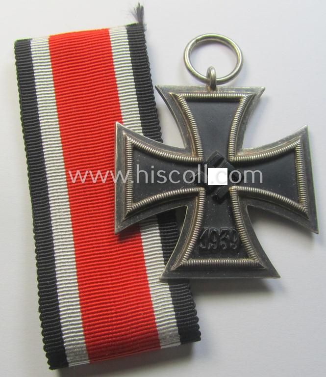 'Eisernes Kreuz II. Klasse' being a (typical) non-maker-marked example by a (by me) unidentified maker (ie. 'Hersteller')