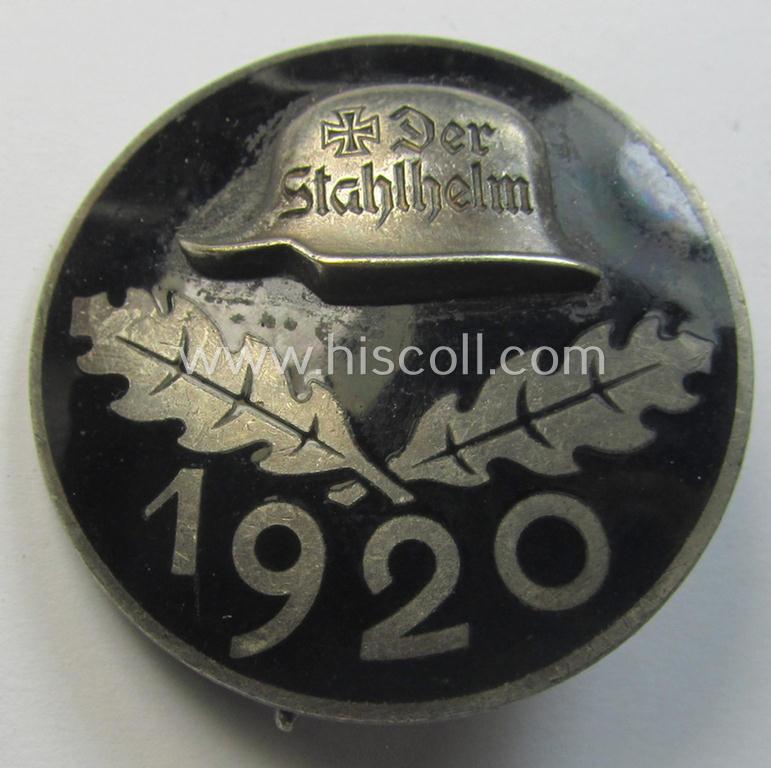 Stunning - and rarely encountered! - (larger-sized!) enamelled lapel-pin: 'Der Stahlhelm' - Bund der Frontsoldaten (Sta) - Eintrittsabzeichen 1920' being an engraved example that comes in an overall very nice- (and/or fully undamaged!), condition