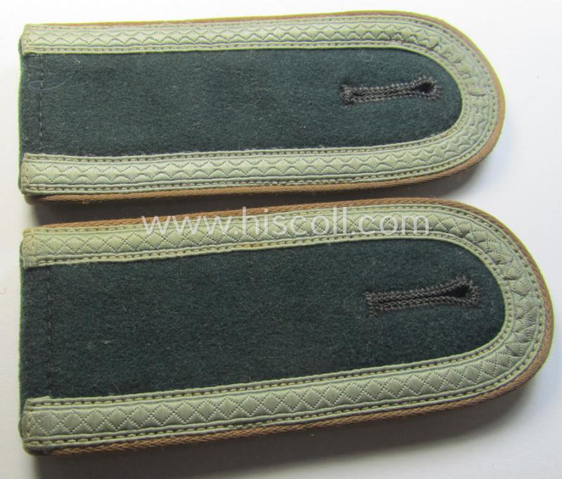 Pair of WH (Heeres) NCO-type shoulderstraps: 'Uffz. der Kradschützenbtle. der Pz.Div. u. Inf.Div. (mot)'