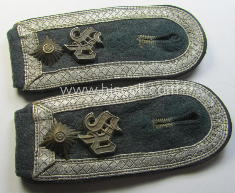 Pair of WH (Heeres) 'cyphered' NCO-type shoulderstraps: 'Festungspionier-Feldwebel'