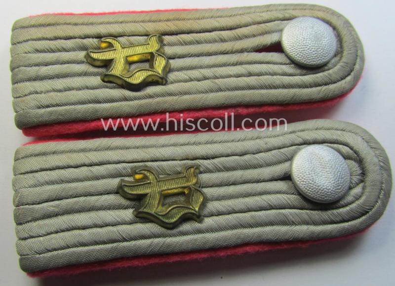 WH (Heeres) 'cyphered', officers'-type shoulderboards: 'Leutnant eines Panzerjäger-Rgts. o. Abtlgs.'