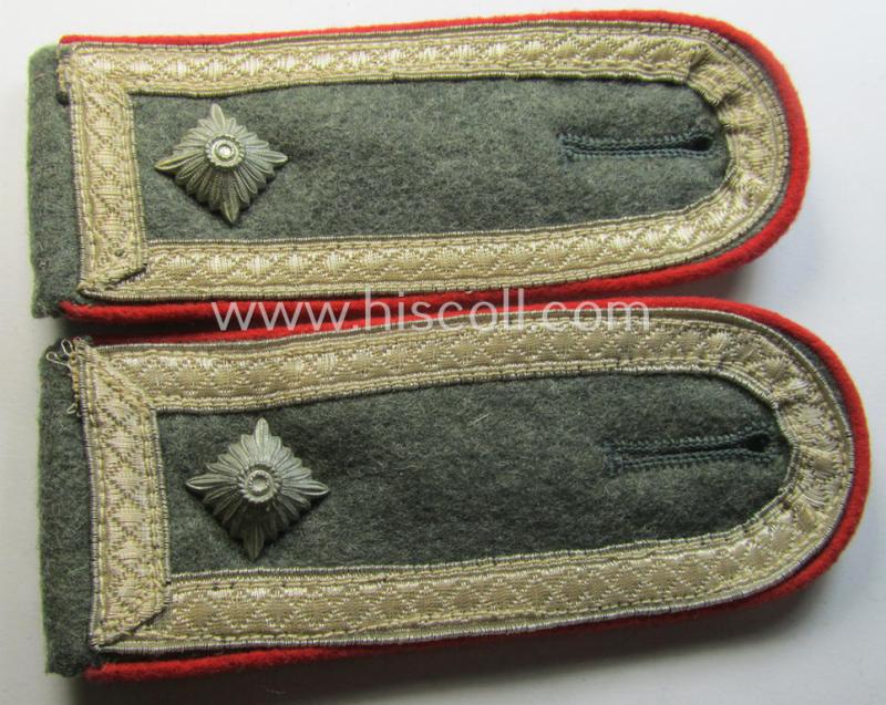 Pair of WH (Heeres) NCO-type shoulderstraps: 'Wachtmeister eines (Sturm)Art.-Abts. o. Rgts.'