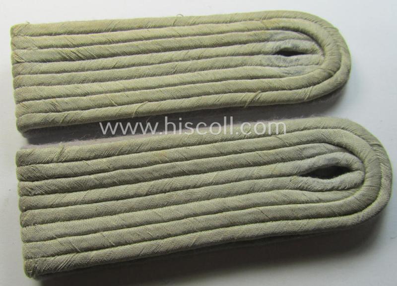 Pair of WH (Heeres) officers'-type shoulderboards: 'Leutnant der Propaganda-Truppen'