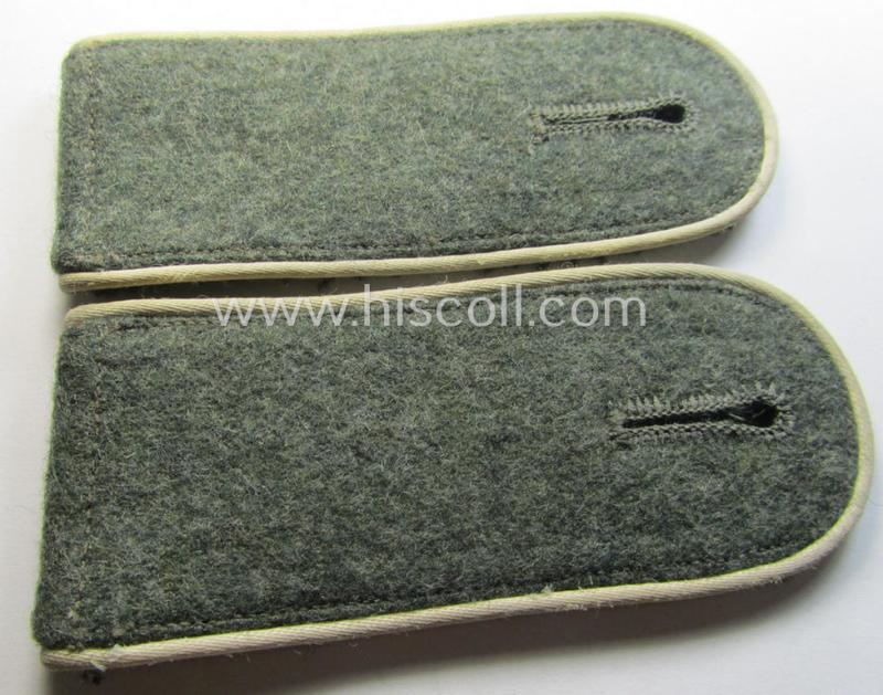 Pair of WH (Heeres) EM-type shoulderstraps: 'Soldat eines Infanterie-Regiments'