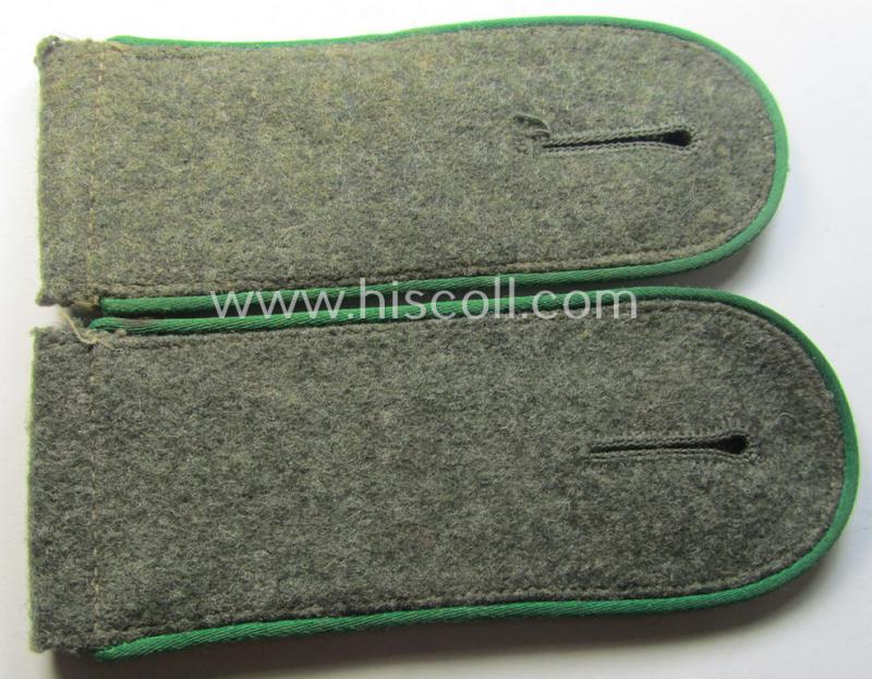 Pair of WH (Heeres) NCO-type (ie. 'M40- o. M43'-pattern) shoulderstraps: 'Soldat eines Gebirgsjäger- o. Jäger-Rgts.'