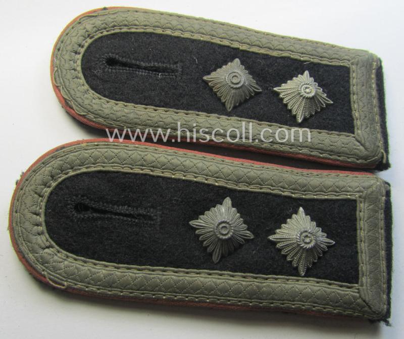 Pair of WH (Heeres) NCO-type shoulderstraps for usage by an: 'Oberfeldwebel' who served within the: 'Panzer-Truppen'