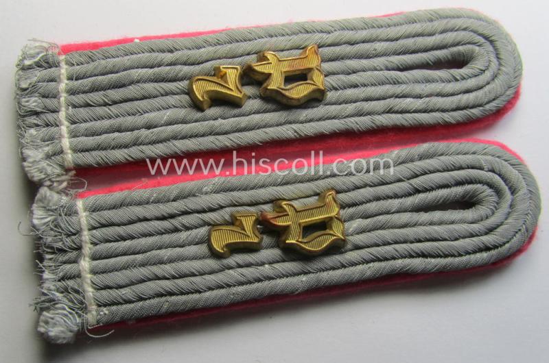 Pair of WH (Heeres) 'cyphered' officers'-type shoulderboards: 'Leutnant des Panzerjäger-Abts. 7'