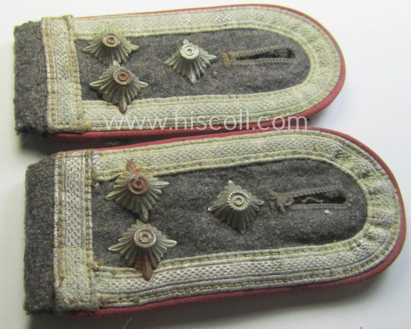 Pair of WH (Luftwaffe) NCO-type shoulderstraps: 'Stabsfeldwebel o. Spiess einer Pz-Abteilungs der LW-Felddivisionen'