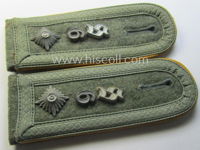 Pair of WH (Heeres), so-called: 'M40 o. M43'-pattern NCO-type shoulderstraps: 'Feldwebel des Kav. o. Aufklärungs-Abtgs. 6'