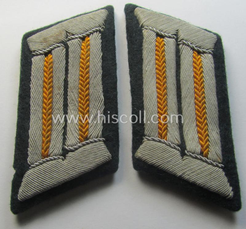 Pair of WH (Heeres) collar-tabs (ie. 'Kragenspiegel für Offiziere'): 'Offizier der Kav. o. Aufklärungs-Truppen'