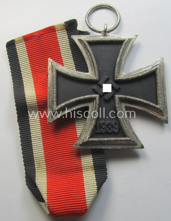 'EK II. Klasse' (or: iron cross 2nd class) being a 'variant'- and/or non-maker-marked specimen of the: 'runder Drei'- (ie. rounded-three-) pattern