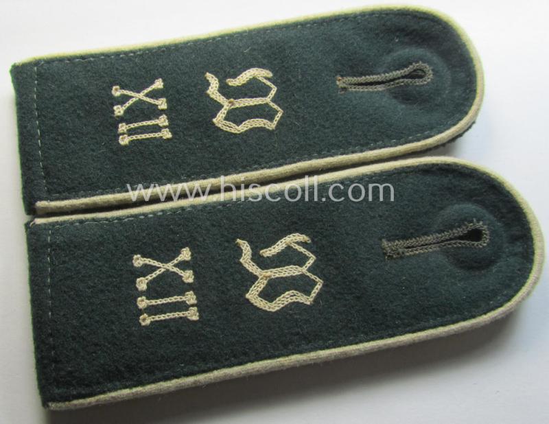 Pair of WH (Heeres) EM-type 'M36- o. M40'-pattern (rounded-styled- and 'cyphered') shoulderstraps: 'Soldat des 12. Komp. des Wachbatallions Berlin'